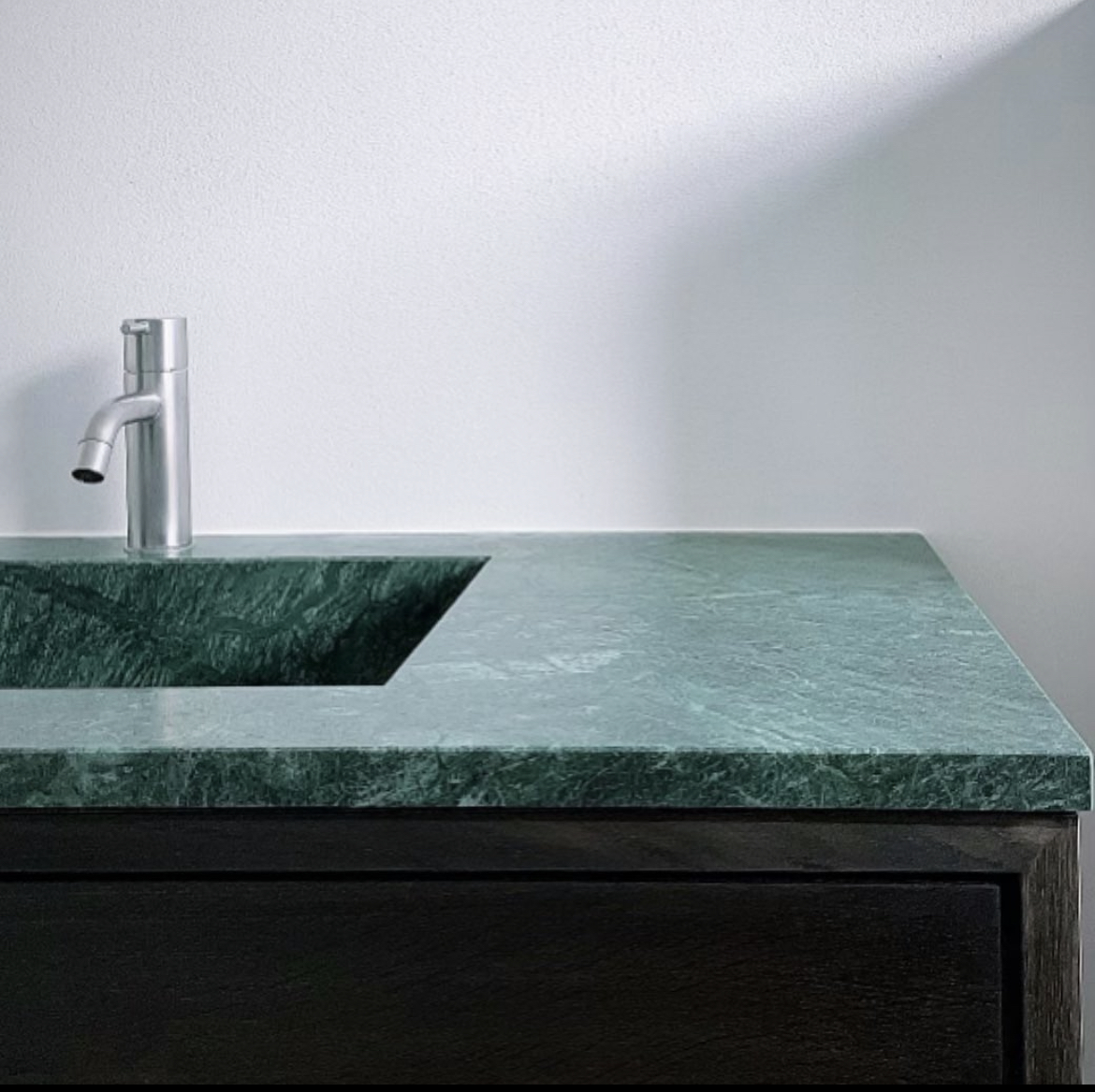 grøn marmorvask badeværelsesmøbel